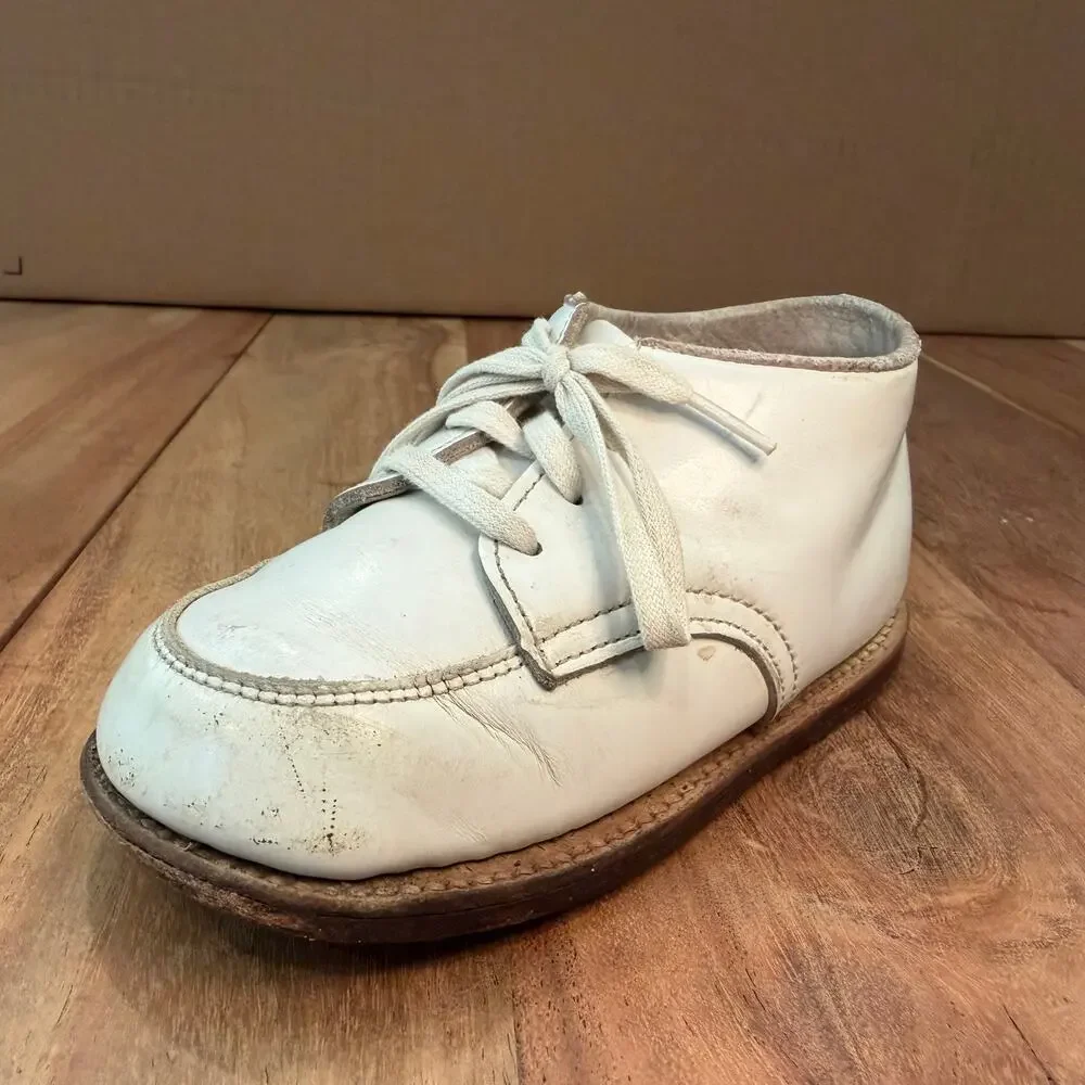 VINTAGE Baby / Toddler 18-24 Months Size 6.5D White Leather Walking Shoes